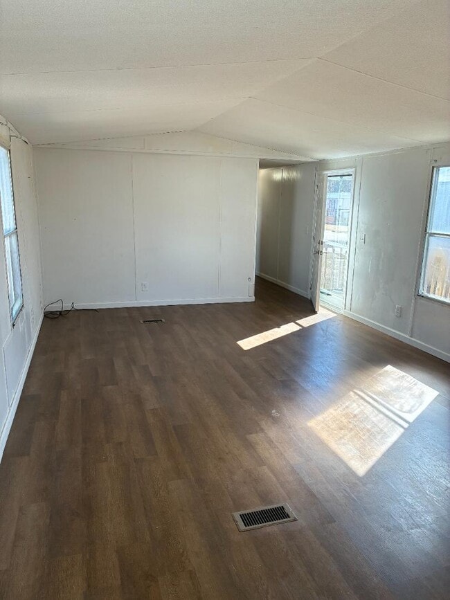 Photo - 2320 Wysteria Ln