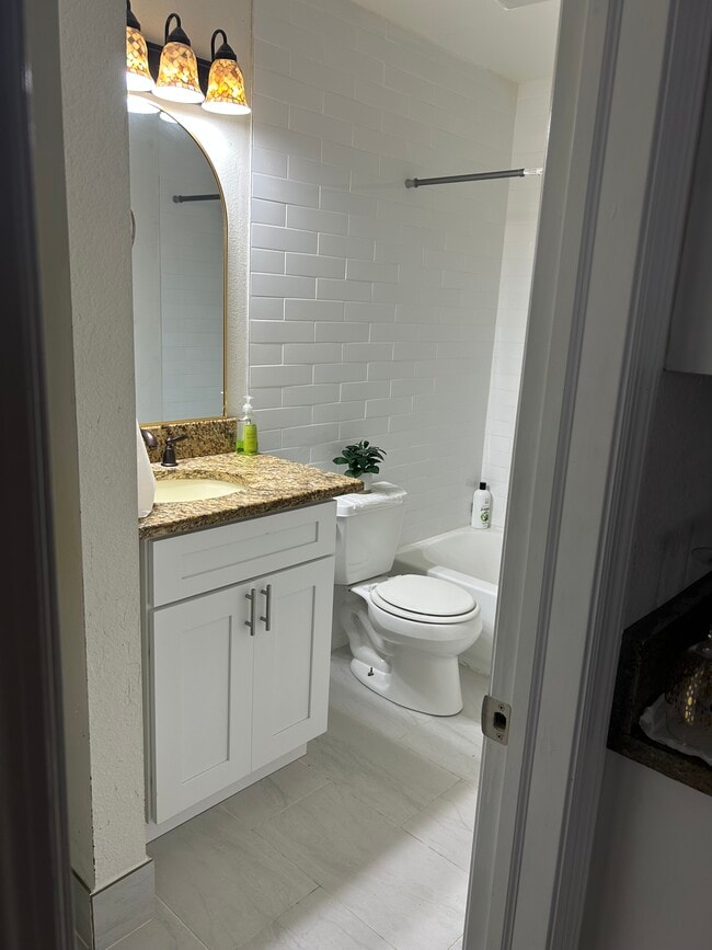 Building Photo - 6706 1/2 S Kissimmee St Unit Pura Vida spts