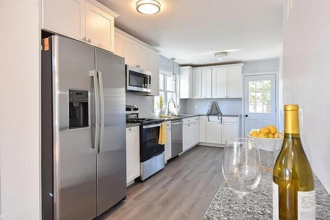 Photo - 291 Crompton Rd