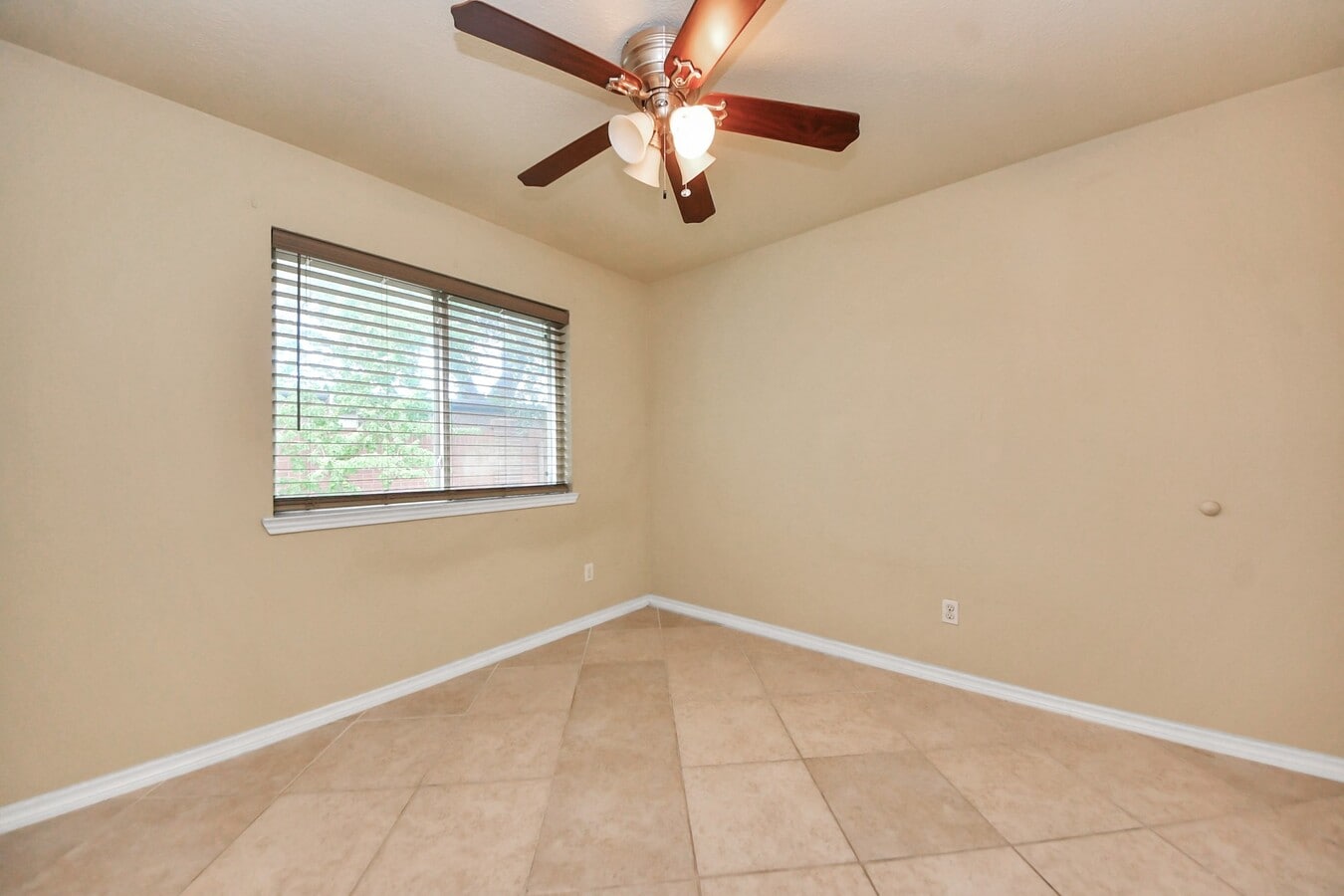 Photo - 1702 Kemah Oaks Dr