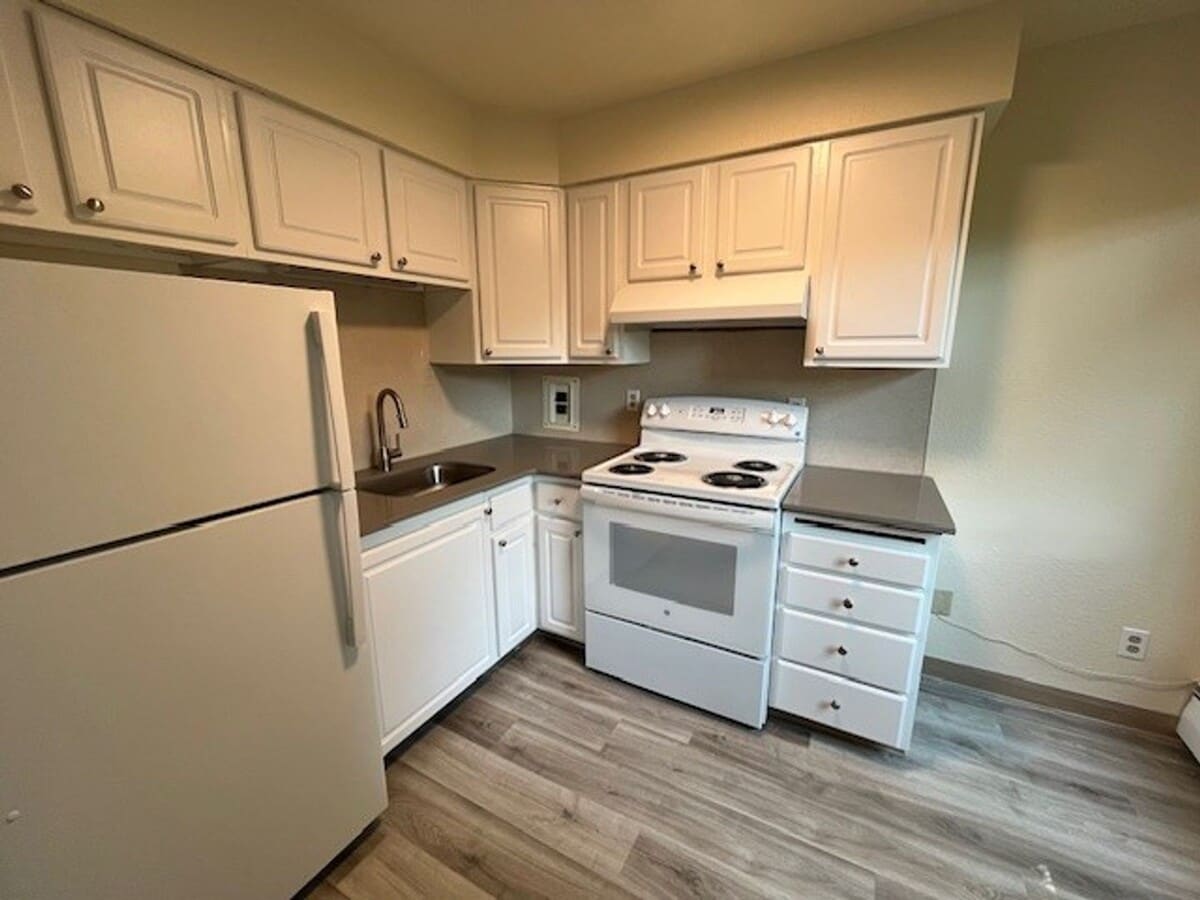 Photo - Wakefield Manor 1 bed with renovated kitchen