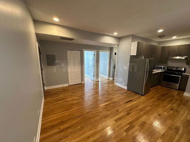 Photo - 342 E 50th St Unit 3