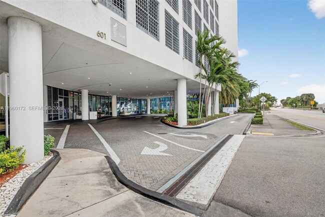 Photo - 601 NE 36th St Unit 2204