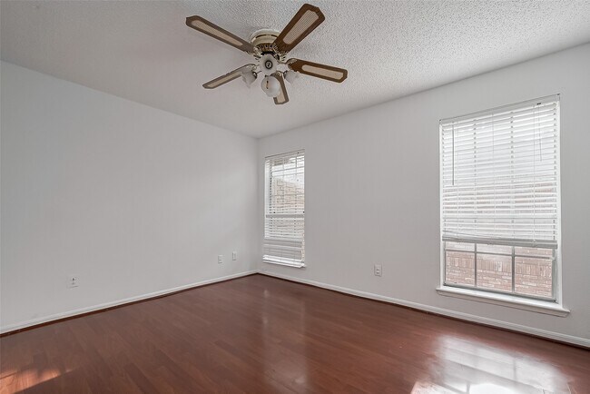 Building Photo - 3100 Jeanetta St Unit 302 Rental