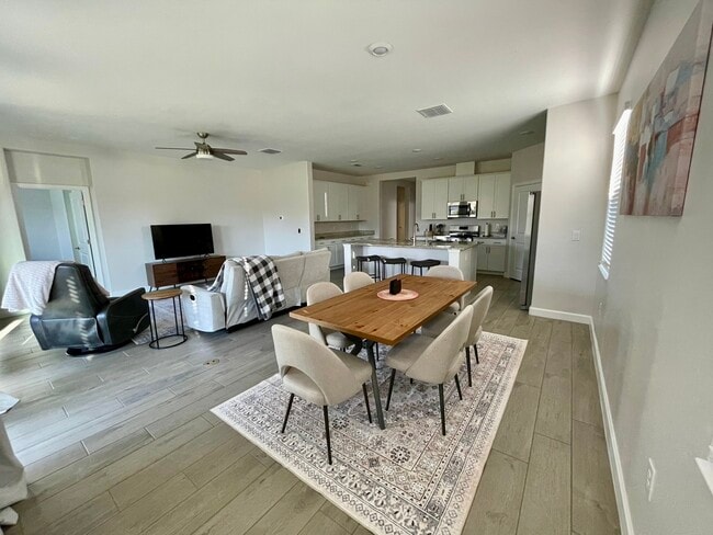 Building Photo - 5210 Coral Reef Way