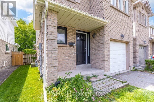 Photo - 166 Adele Crescent