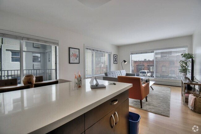 One Bedroom - Open Kitchen Layout w/ Breakfast Bar - Pinnacle at Nob Hill Rental