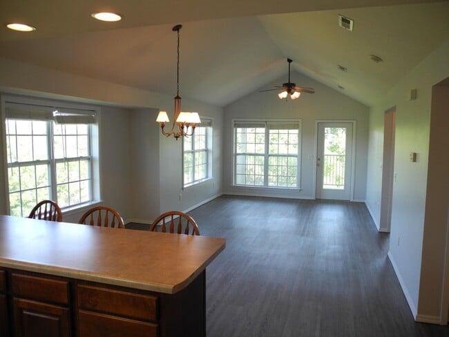 Building Photo - 164 Cozy Ct Unit 144-5