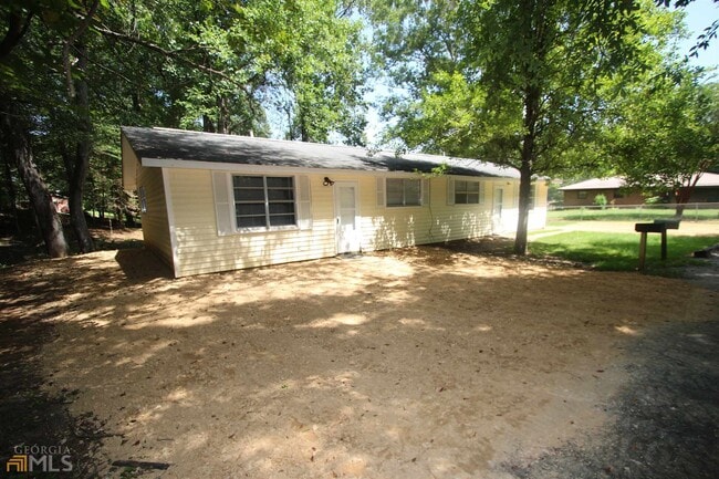 Building Photo - 1601 27th St Rental