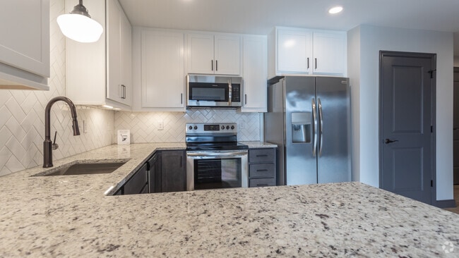 1BR,1BA,-693SF