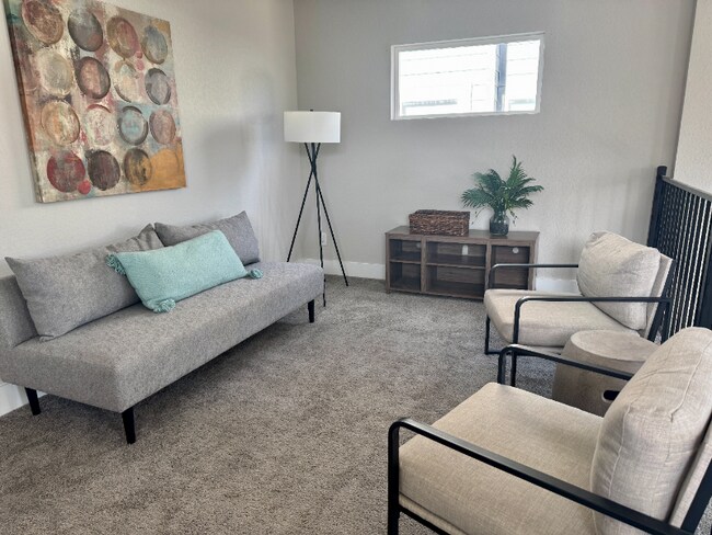 Photo - 210 Rainbow Dr