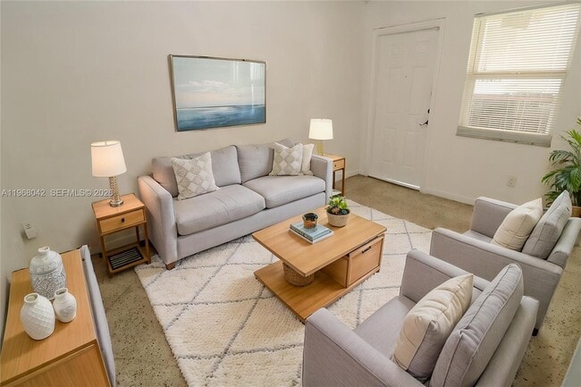 Photo - 951 SW 7th St Unit 5