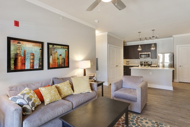 Photo - Creekside Crossing Apartments