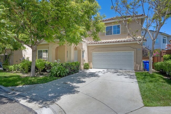 Beautiful Remodeled Detached 3 Bedroom House! - Beautiful Remodeled Detached 3 Bedroom House!