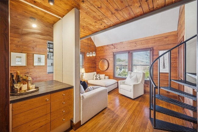 Photo - 505 Harvard St