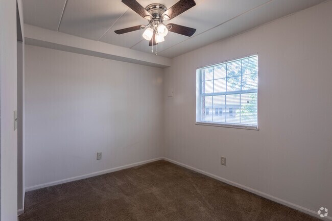 1 Br, 1 Ba - 650 SF