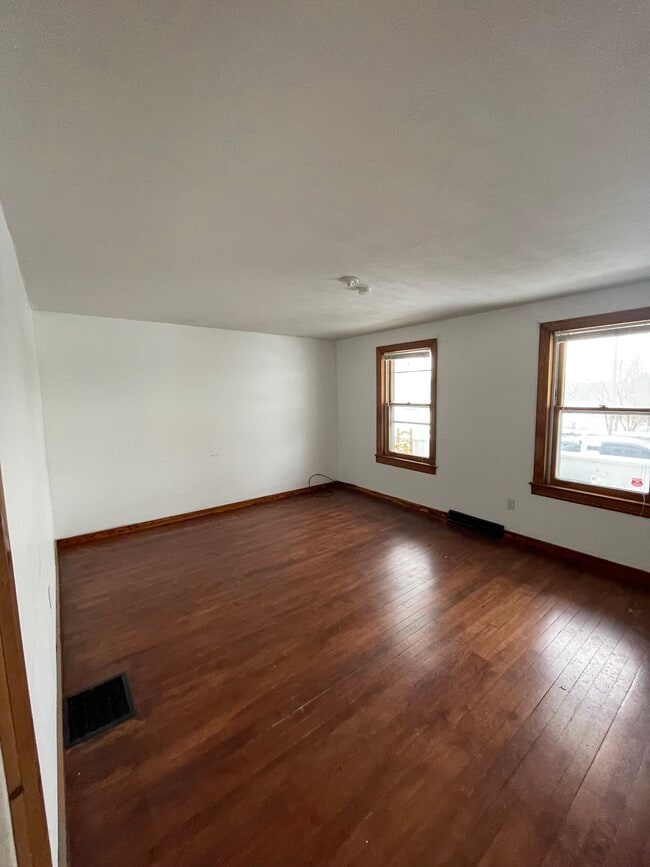 Living Room - 119 N Wilbur Ave Unit First Floor Rental