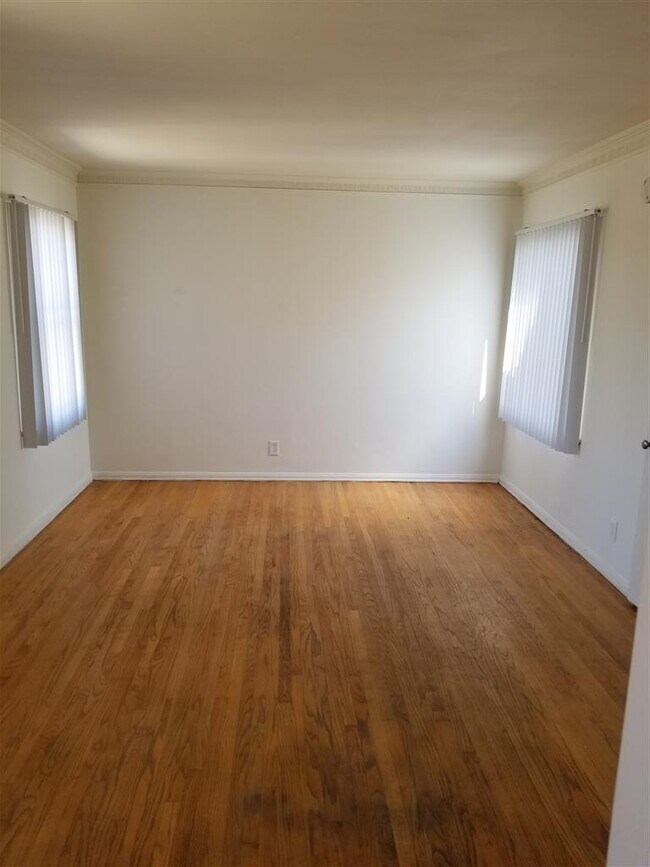 Photo - 2007 S Longwood Ave Unit 5