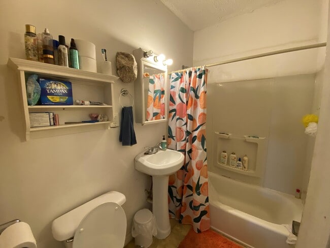 Building Photo - 886 Huntington Ave