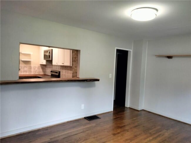 Photo - 2215 Clairmont Terrace NE