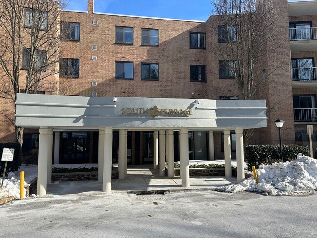 Photo - 1637 Oakwood Dr Unidad S105