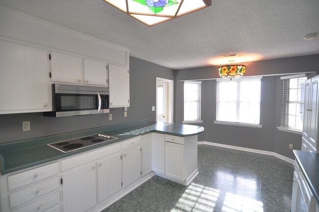 Photo - Desirable SE Huntsville