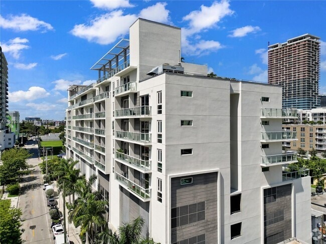 Building Photo - 321 NE 26th St Unit 810 Rental
