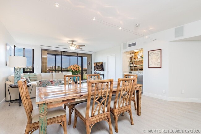 16940 W Bay Dr Unit N406