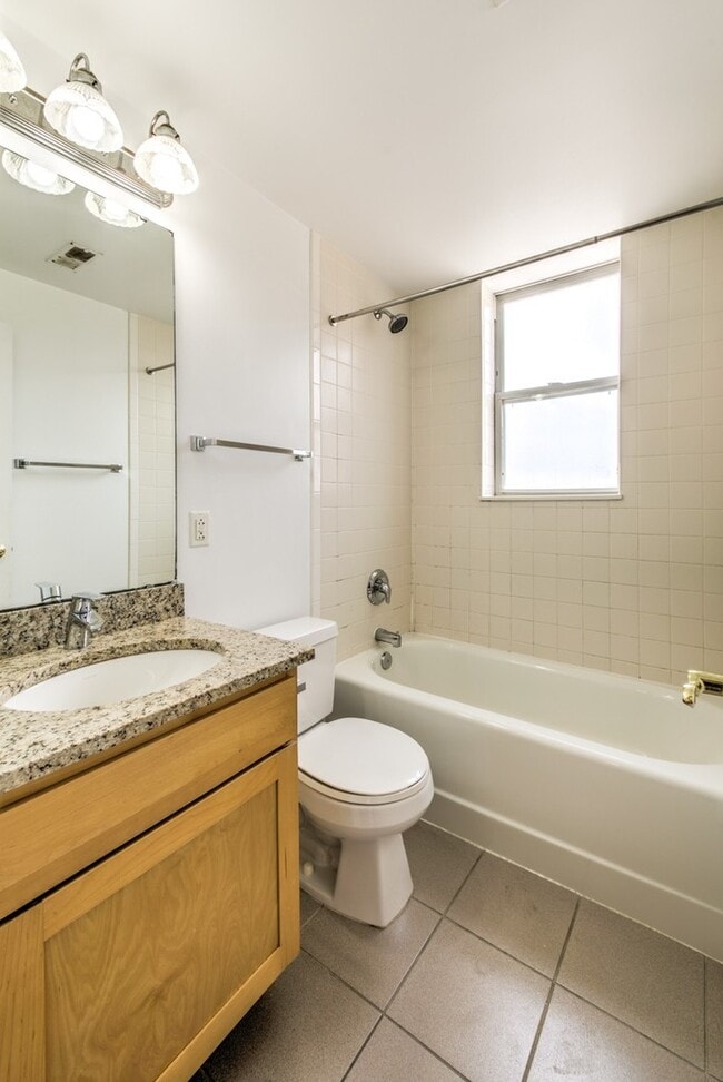4616 Lindell Blvd. (Carleton Apt)