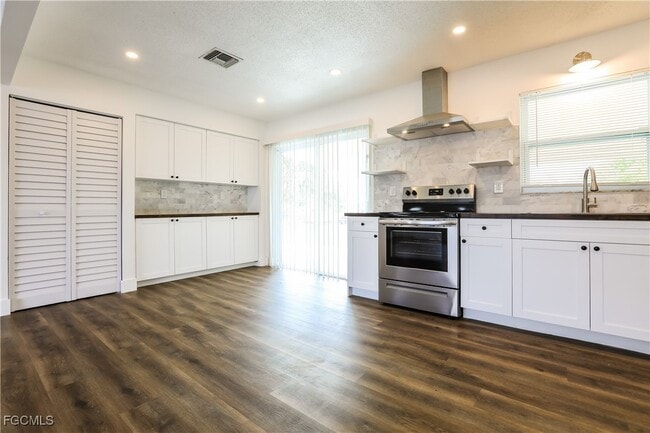 Photo - 185 Norfolk Ave NW