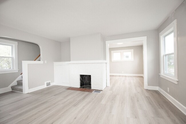 Photo - 3-BED, 1 BATH BEAUTIFUL SINGLE- FAMILY HOME IN MAPLE HEIGHTS!