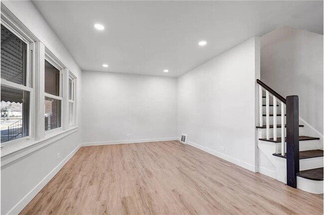 Photo - 10313 S Church St