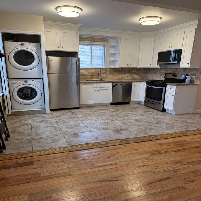 Building Photo - 59 Ocean Ave Unit 2