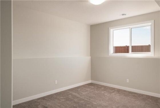 Photo - 11206-11298 98 St