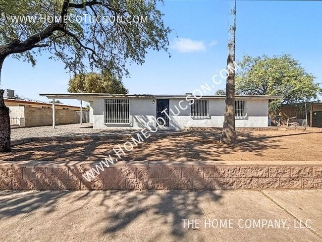 Building Photo - 410 W Calle Antonia