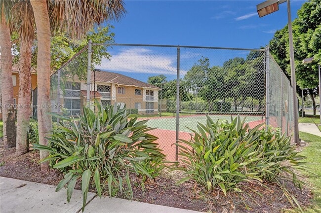 Photo - 801 NW 91st Terrace Casa