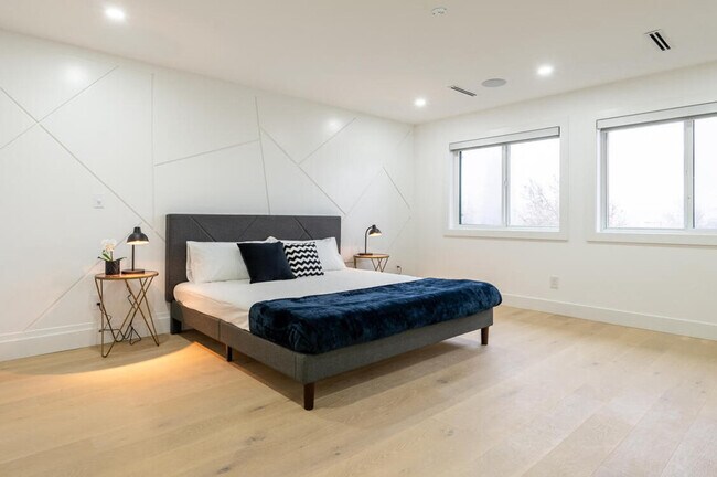 Photo - 11590-11580 80 Ave Unit ID1263549P