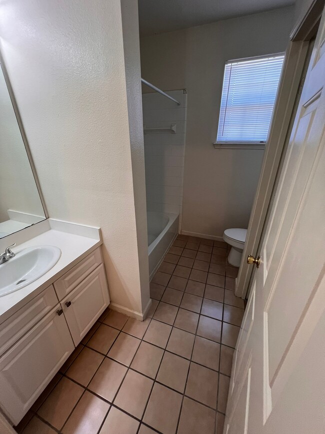 Photo - 2049 Tizewell Cir