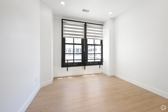 3 habitaciones, 2 baños - 1590 pies cuadrados - Tercer dormitorio