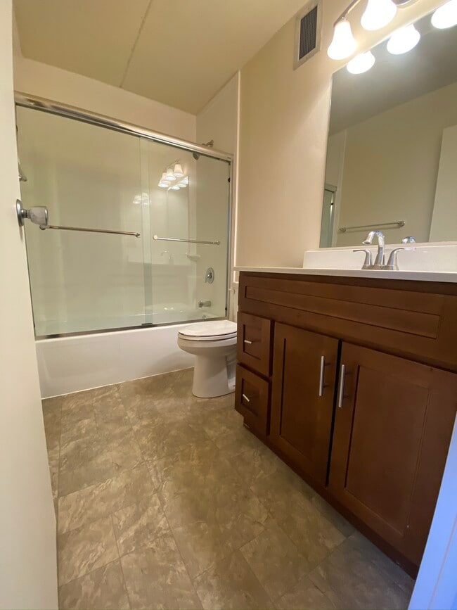 Photo - AMBERSON PLAZA