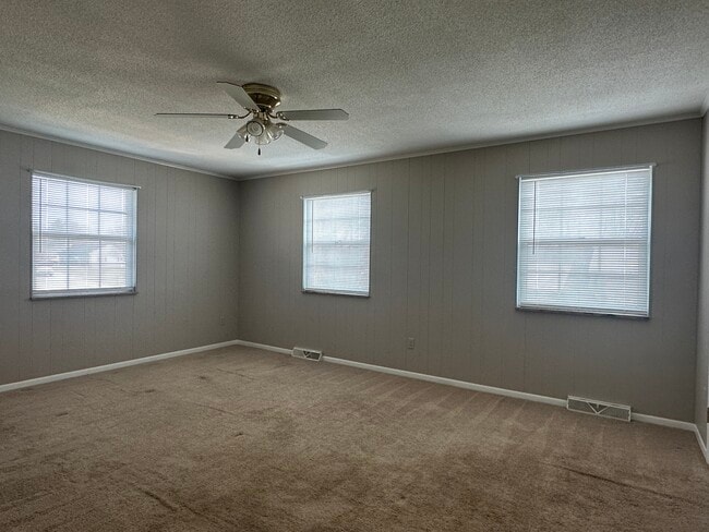(1) BR - 103 Skyview Dr Unit Apt 10