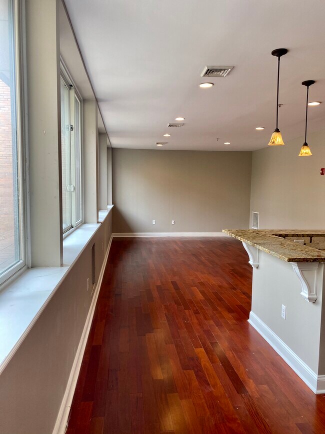 Photo - 45 Northampton E St Unidad 200