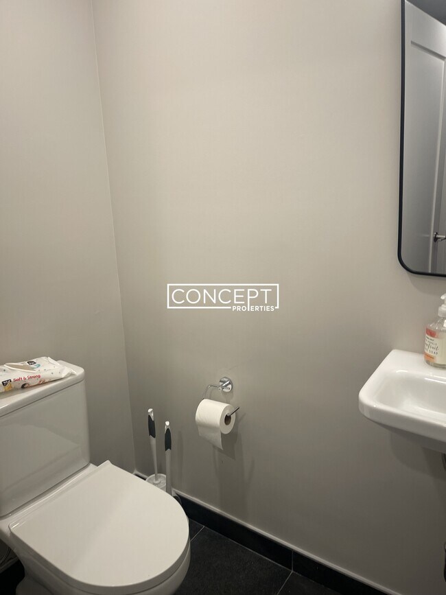 Photo - 386 Harvard St