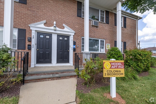 Building Photo - Cloverleaf Gardens Rental