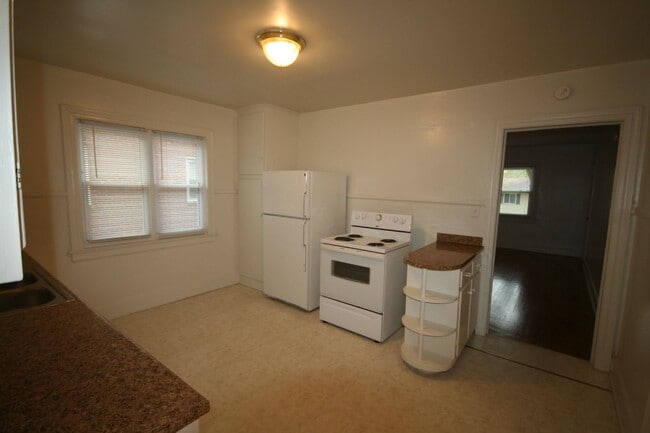 Photo - Spacious 2nd Floor Apartment - HUGE Kitchen - Between Duke West and Downtown Unit D