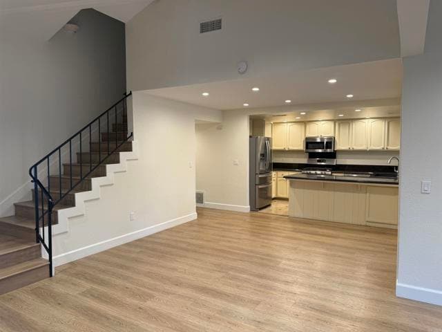 Photo - 2471 Nielsen St