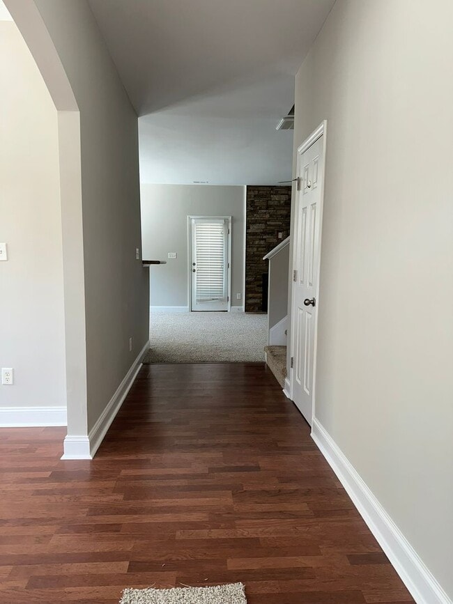 Photo - Large family home with fenced back yard in Satterfield Close to Cherry Point & New Bern