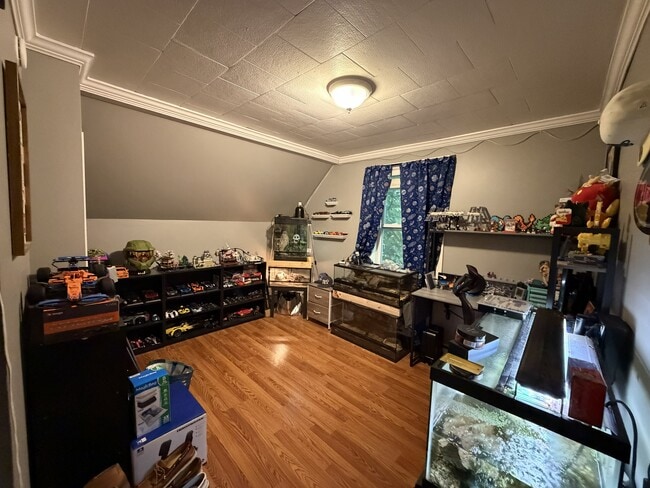 Photo - 659 Pleasant St Unit 2nd Floor ( 2 of 2)
