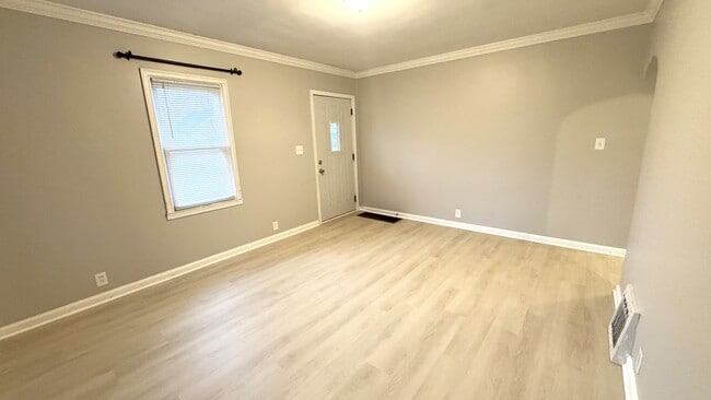 Photo - 15 N Rotherwood Ave