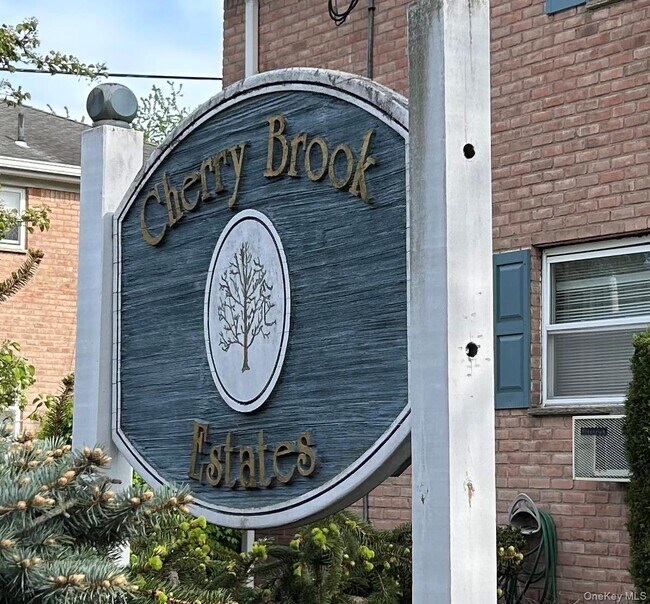 Photo - 140 Meyer Oval Unit 140